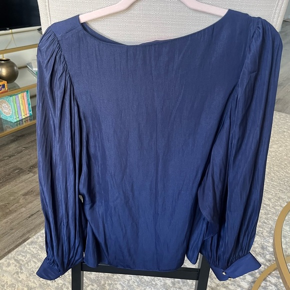 Lilly Pulitzer NWT Maisel Long Balloon Sleeve Top w Gold Buttons, Navy, M - Picture 6 of 8